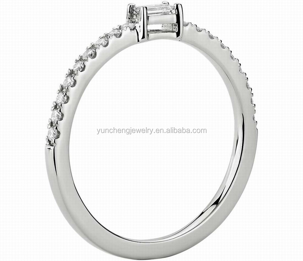 Fine Jewelry 925 Sterling Silver Ring with Green or White Stones and 18K Gold Plating