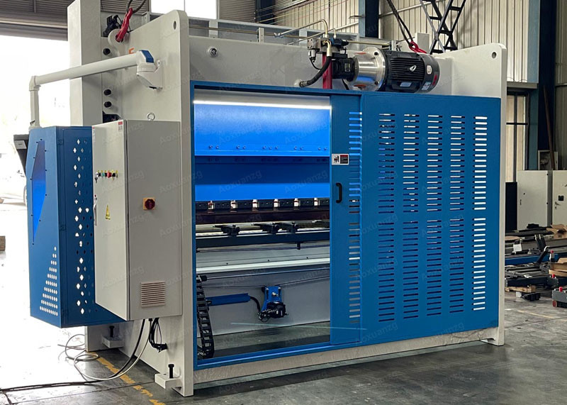 Cnc System 220Tons 3200mm DA53T 4+1 Hydraulic CNC Press Brakes With R Axis Steel Plate Bending Machine