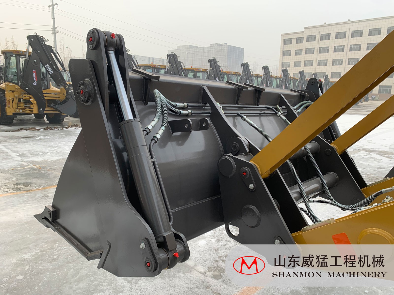 4-in1-bucket-04