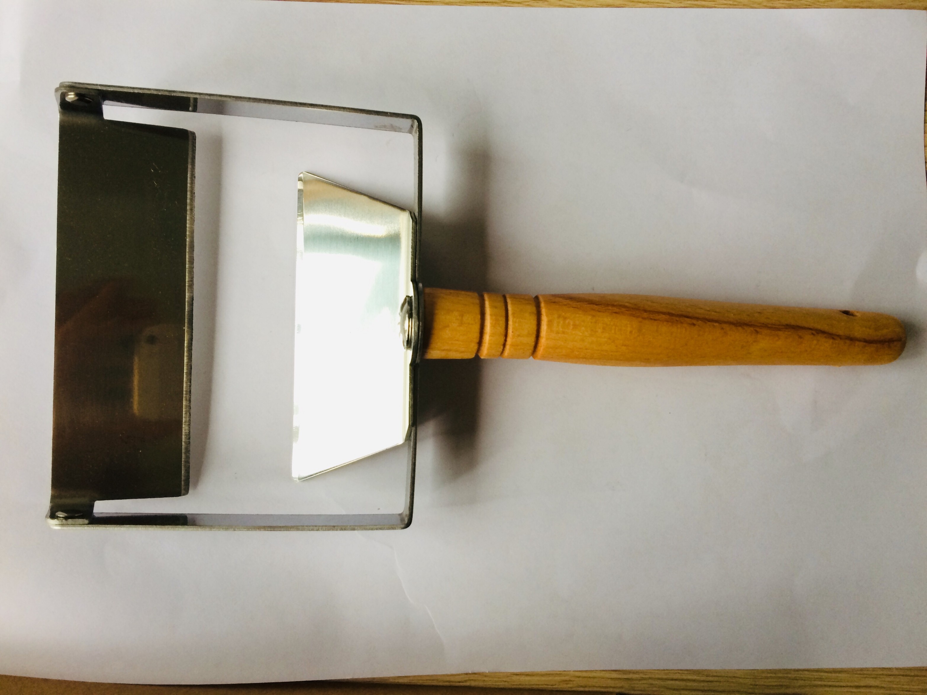 1.5MM Thick Stainless Steel Plane Honey Uncapping Tools With Wooden Handle