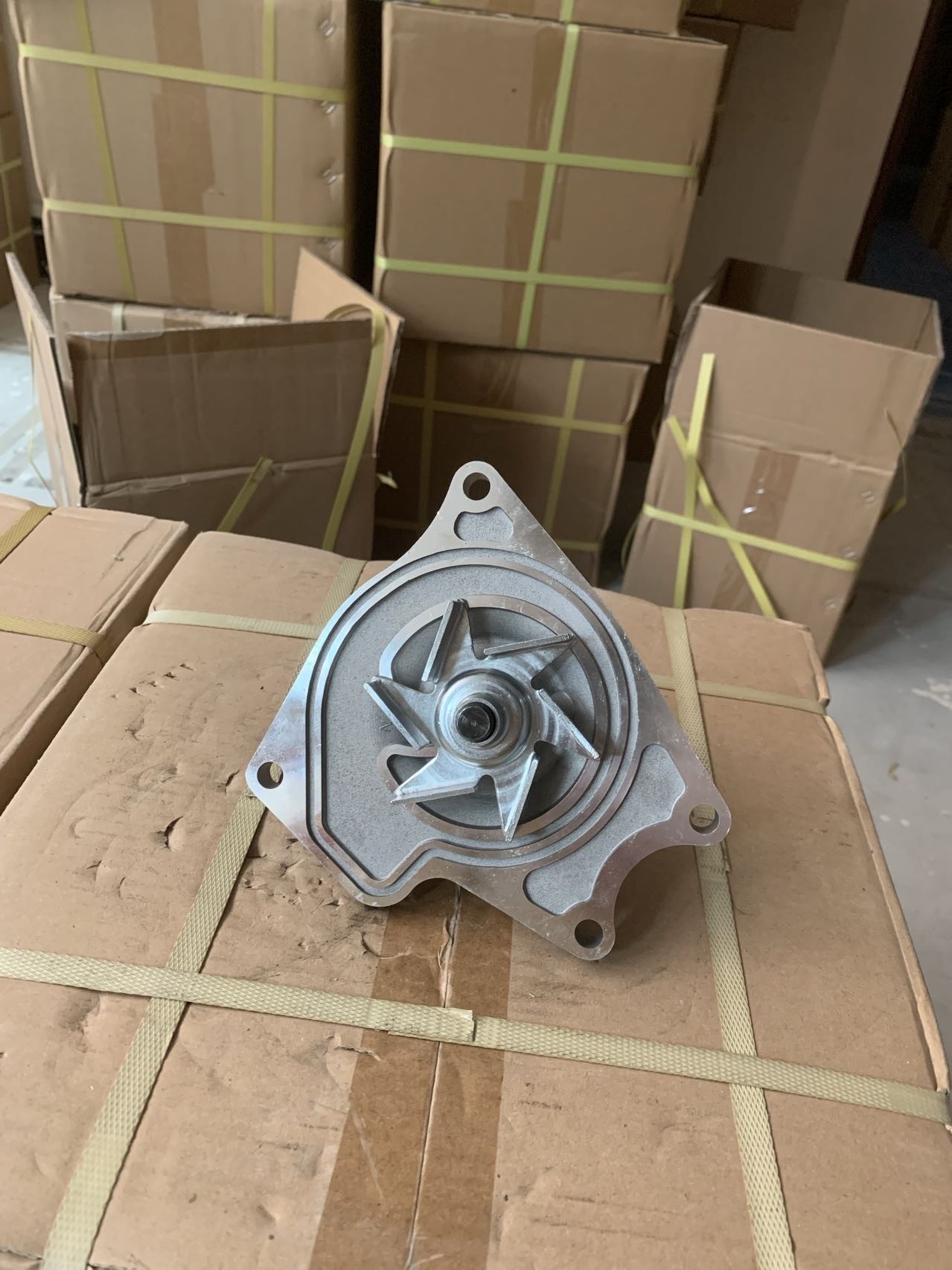 4M40 Water Pump MF200411 For Misubishi Diesel Engine