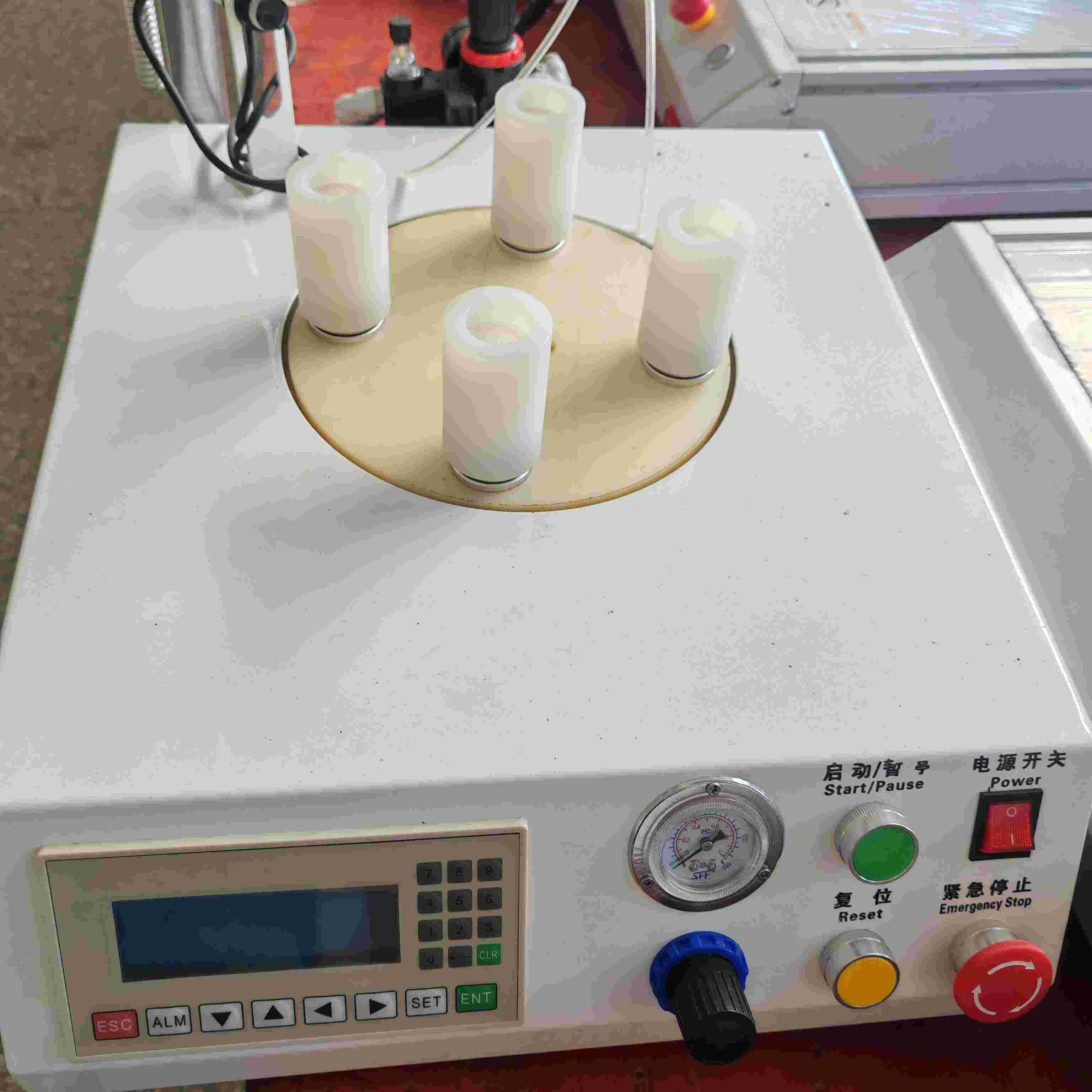 Four Station Dispensing Robots 420mm*532mm*532mm Glue Dispenser Robot 1000pcs/H - 1500pcs/H