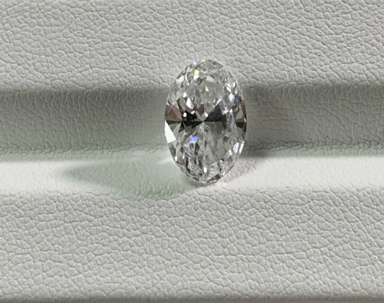 China 2.13ct Oval Brilliant Cut Lab Diamond CVD Set In 18K Yellow Gold Engagement Ring on sale