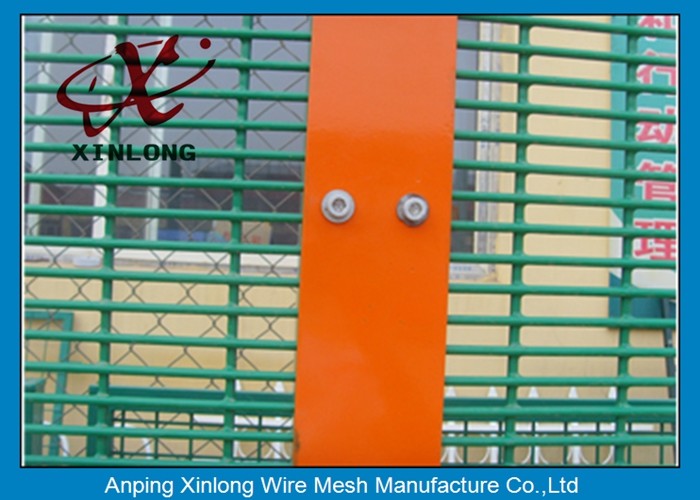 4.0mm Low Carbon Iron Wire PVC Coated 358 Security Fence For Prison