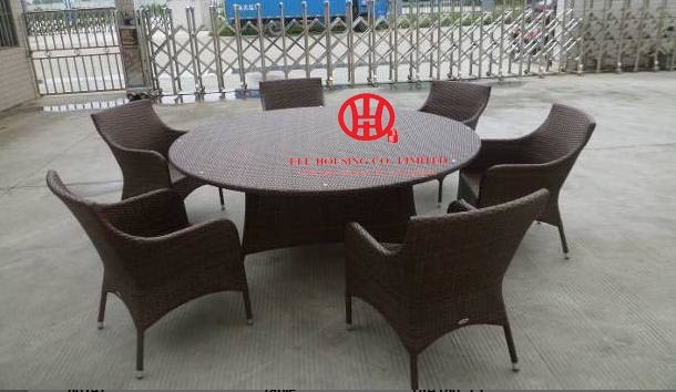 Outdoor rattan furniture round table and chair