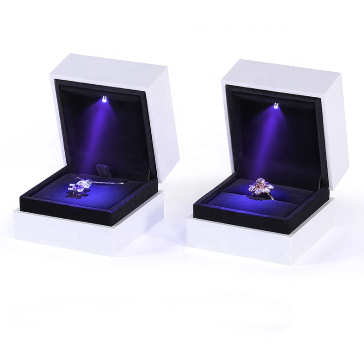 Custom Logo Printing Ring Gift Box , Personalized Paper Box For Ring Display
