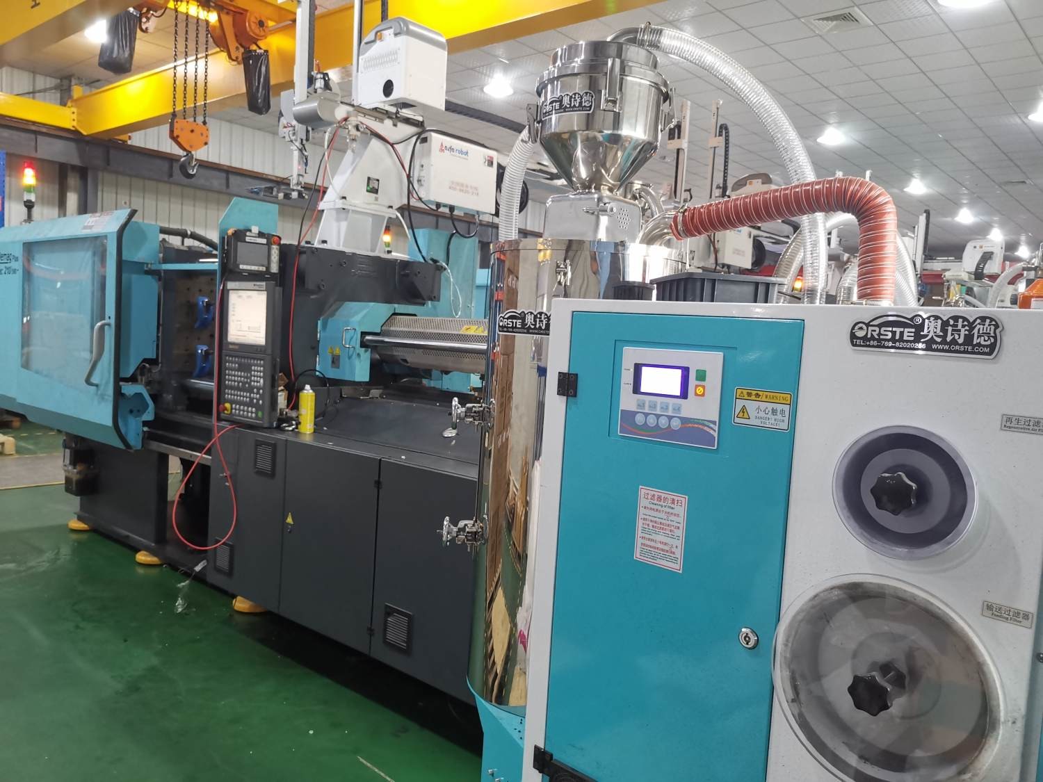 China Hot Sale Plastic Industrial Drying Machine Dehumidifying Dehumidifier Drying Machine Compact Dryer