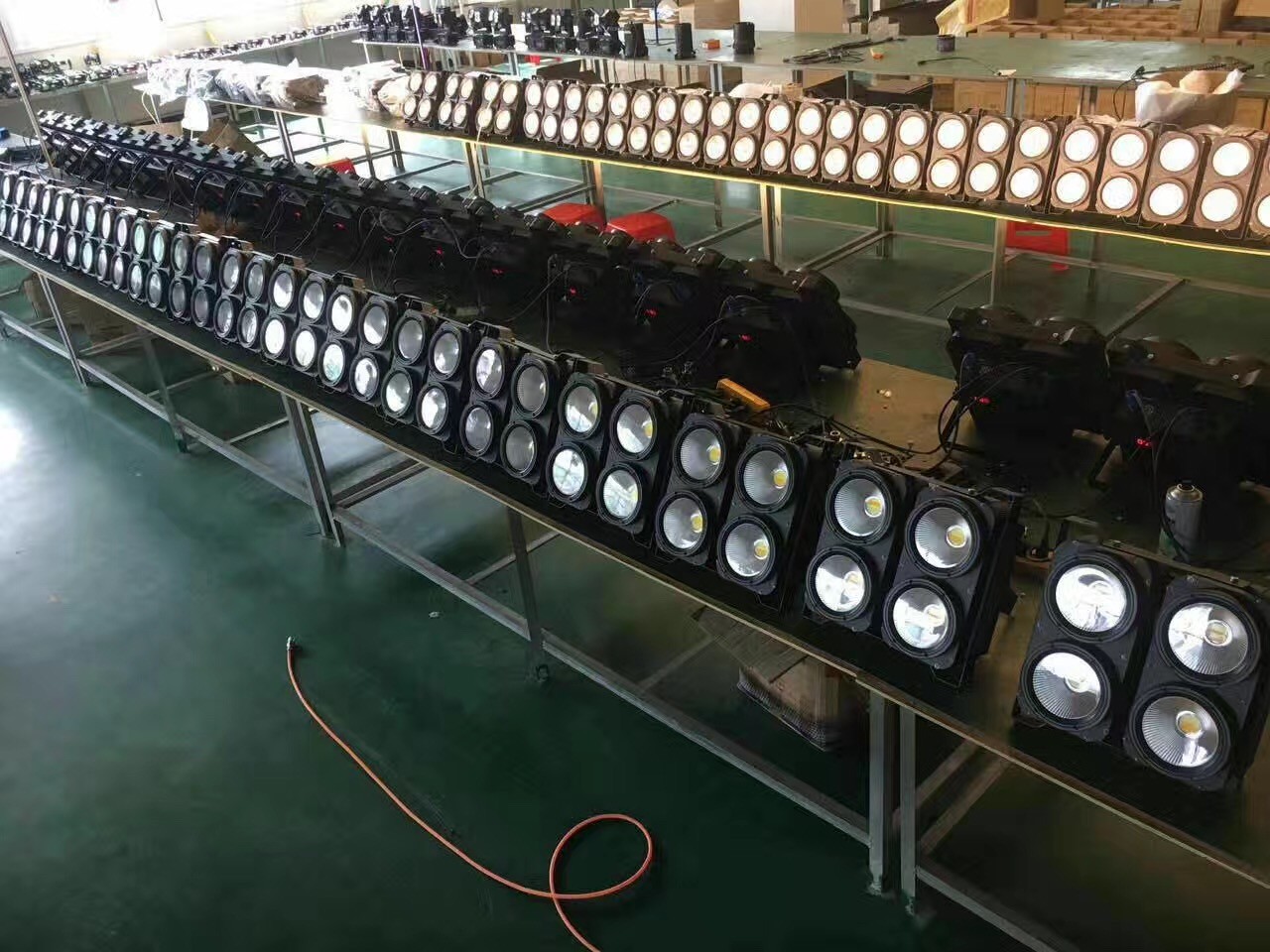 2017 Newest Stage 4 Eyes Gold LED Audience Blinder Light