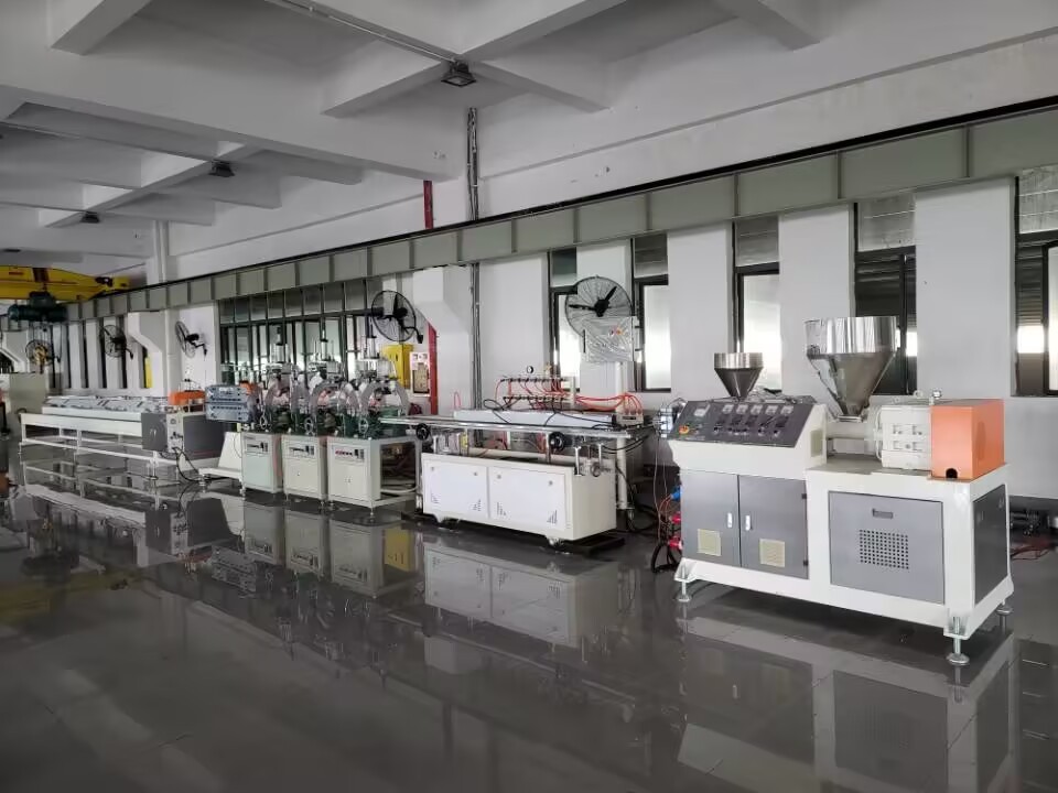 CE ABS Profile Extrusion Machine , AC Motor Furniture Profile Extrusion Machine