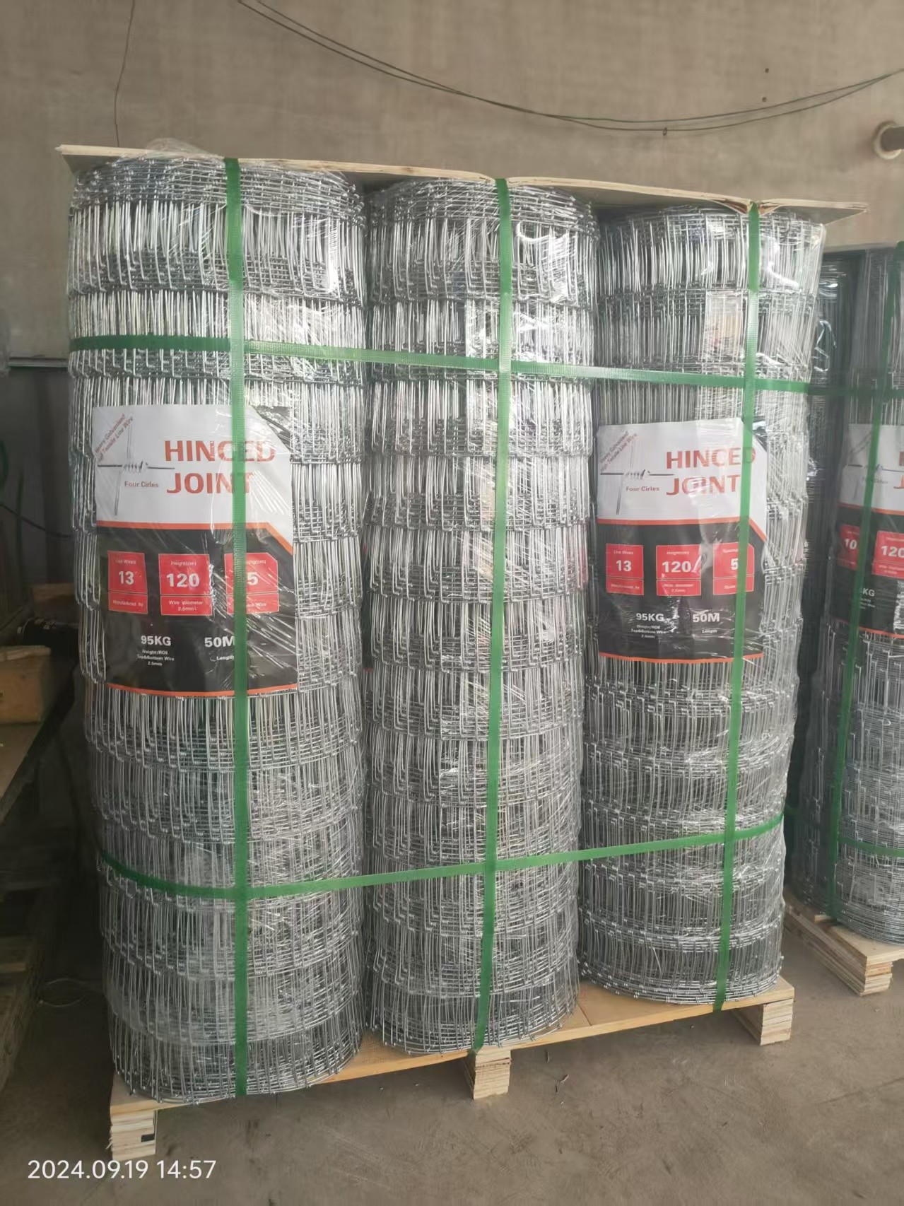 50M Length Corrosion Proof Heavy Duty Galvanized Cattle Farm Fence Roll