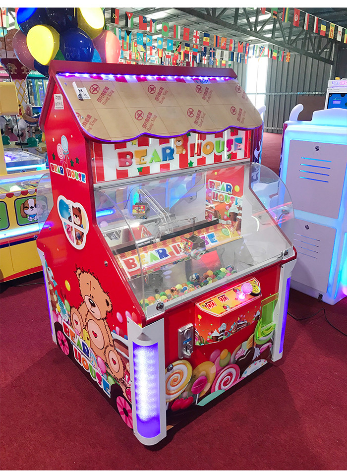 LCD Screen Coin Operated Amusement Machines Double Players Candy Machine