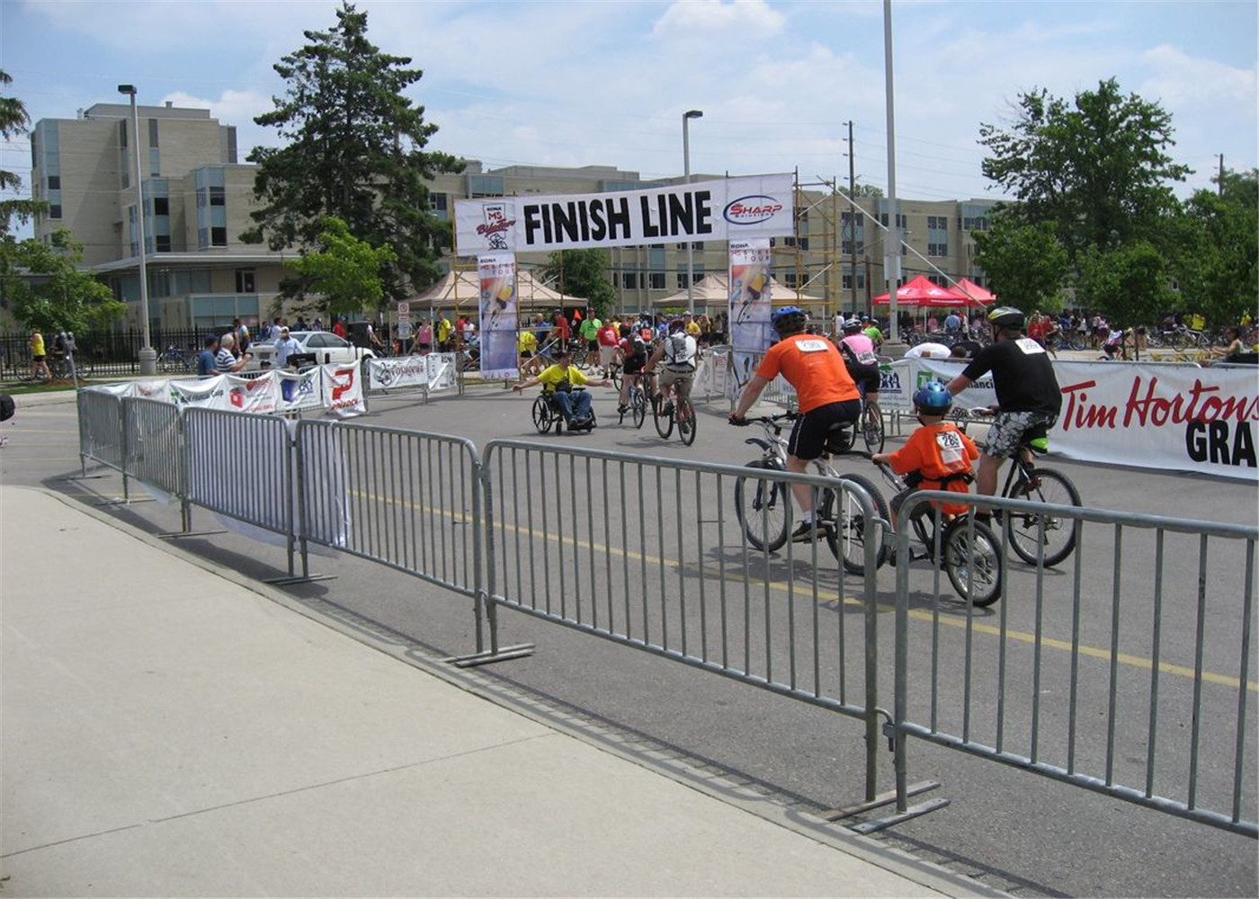 Aluminium Alloy Crowd Control Barriers For Pedestrian Control also available steel crowd control barriers