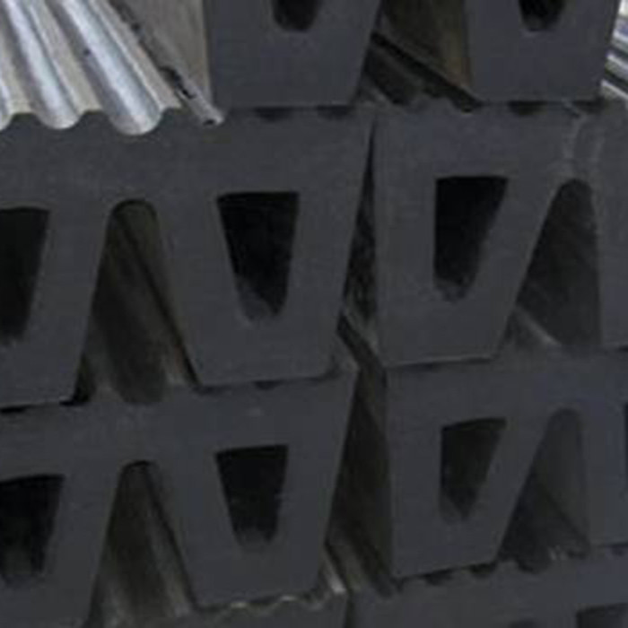 Black Shock Tug Boat Fenders Marine Fenders Port Equipment For Dock Protection