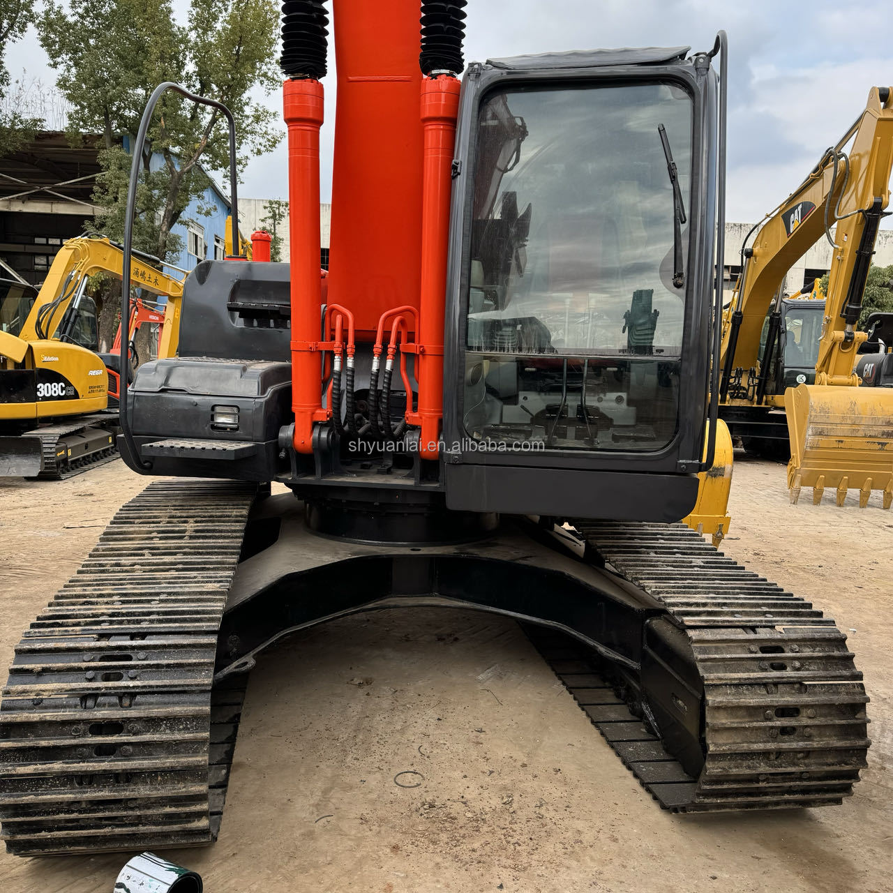 High Work Efficiency Hitachi ZX200 Second-hand Excavator with Low Fuel Consumption