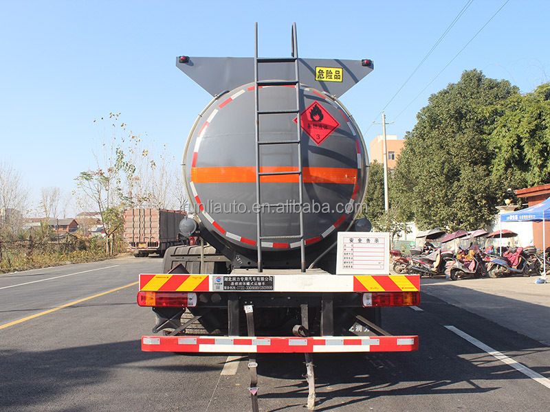 FOTON AUMAN 8x4 24.68cbm Chemical Tank Truck For Flammable Fluid Methanol Ethanol