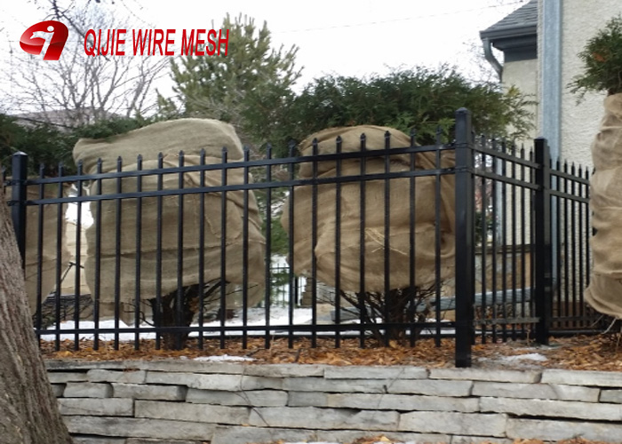 spear top fence