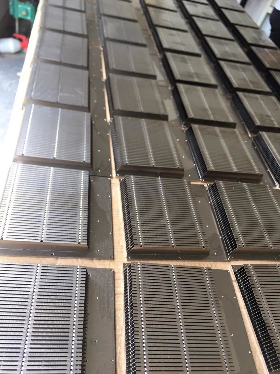 OEM Aluminum Fold And bolded Led Cylindrical Aluminum Heatsink With Silver Anodizing
