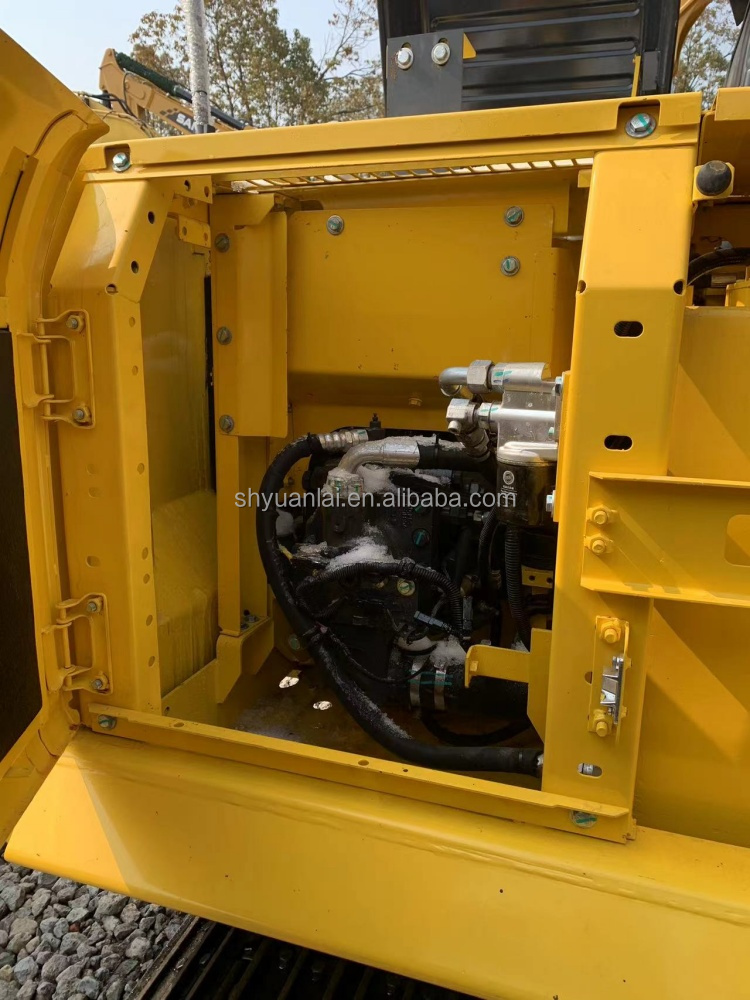 Top-Notch Komatsu PC130 Excavator with Original Hydraulic Pump and Fuel-Saving System