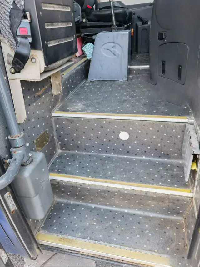 Left-Hand Drive Large Space For Luggage 45 Seats Large KingLong Used Passenger Bus