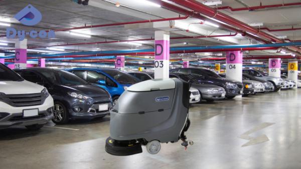 Quiet Parking Garage Scrubber Erases Tire Marks Oil Stains With 550W Brush Motor