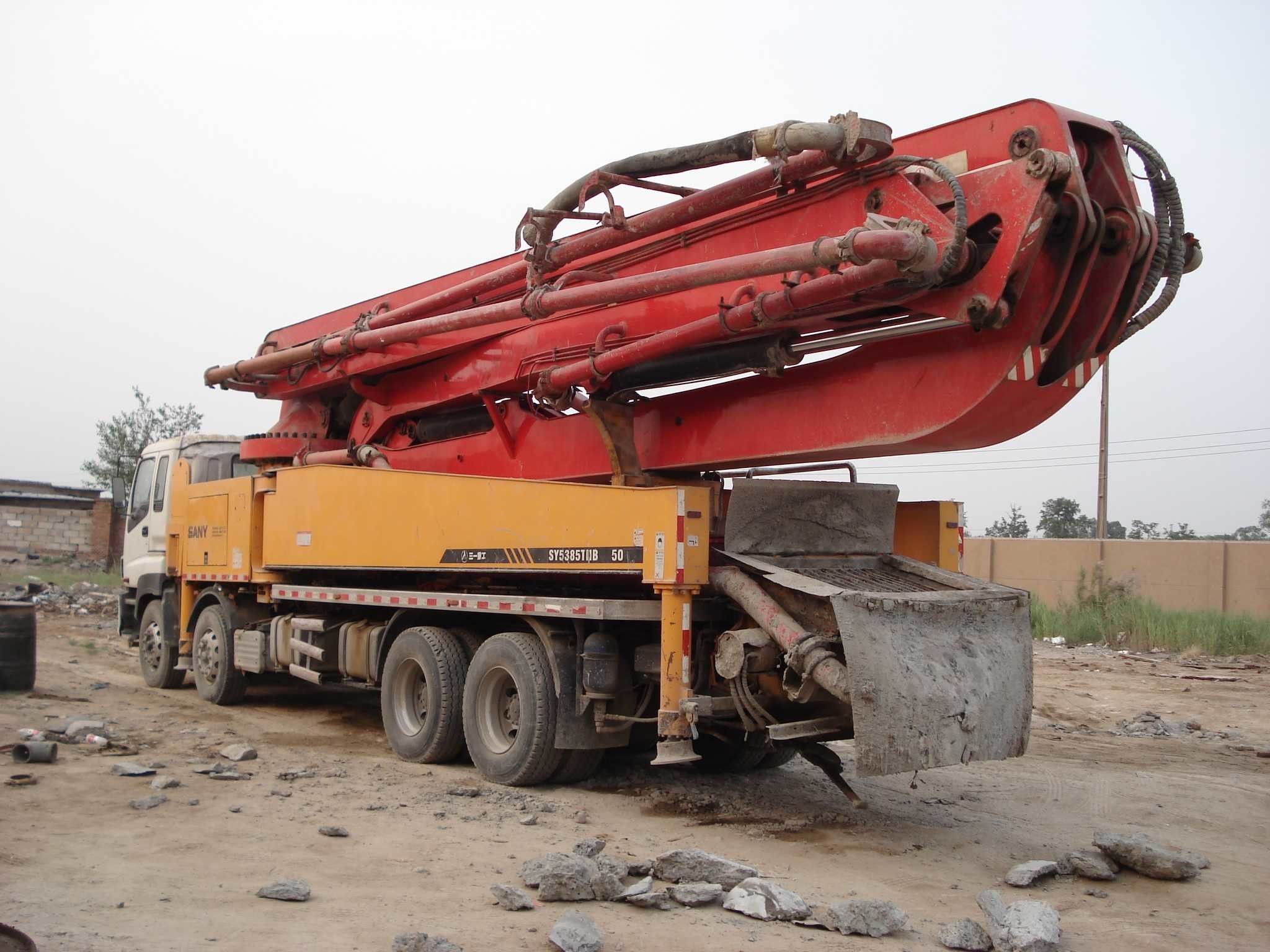 Automatic Throttle Controller Concrete Pump Truck With Mixer Power System