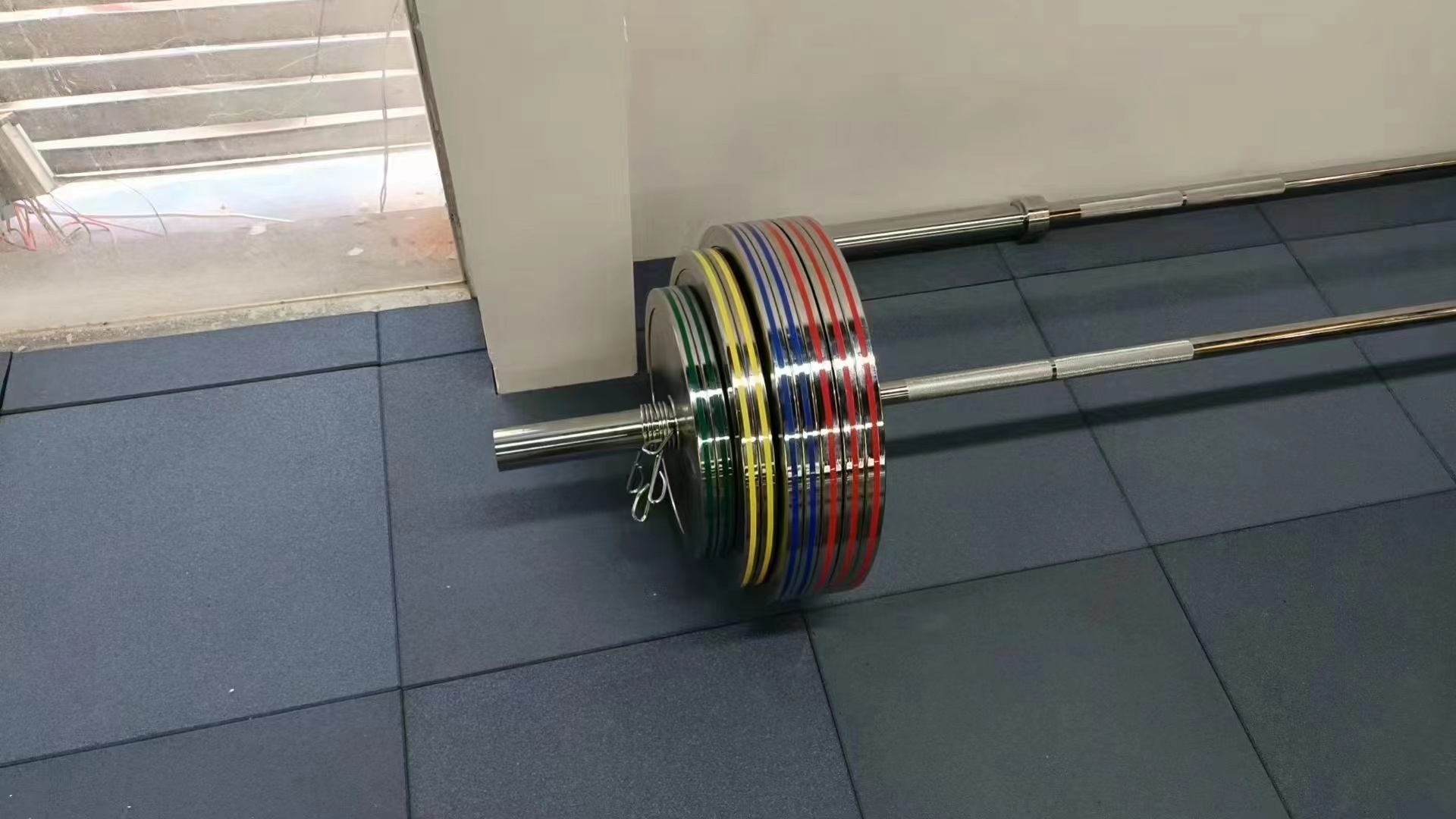 Wholesale High Quality Silver Chrome Plate Cast Iron Barbell Home Gym Equipment Barbell with Weight Plates Set