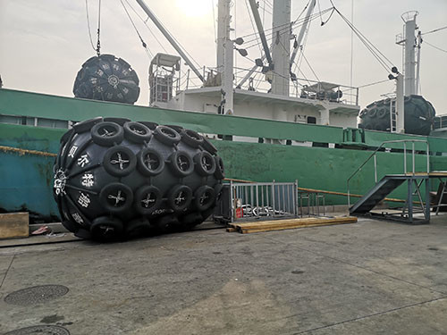 2500mm*4000mm Anti Collision Rubber Floating Pneumatic Fender Truck Aircraft Tires
