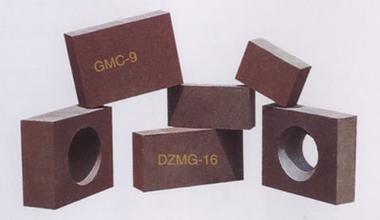 Good Flexibility Magnesia Spinel Bricks , Corrosion Resistance High Temperature