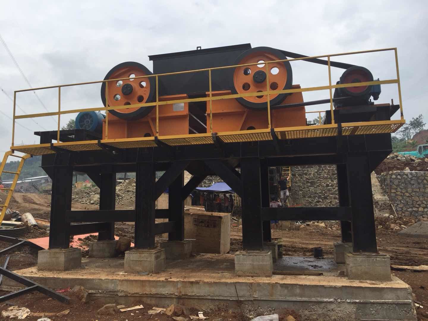 Simple Construction Jaw Rock Crusher Driven By And Motor