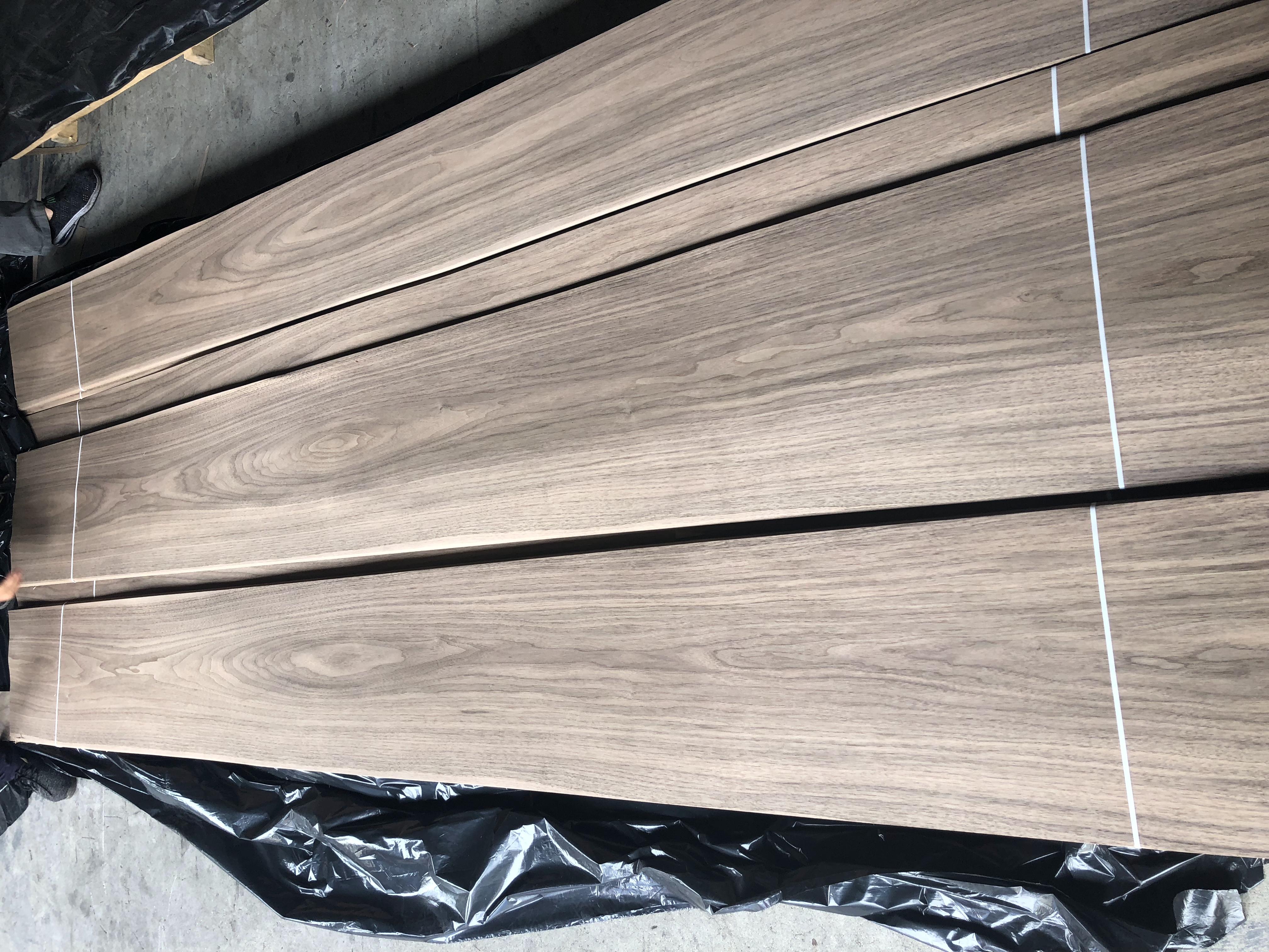 Wholesale Veneer Wood Walnut Natural Walnut Veneer AA Mountain/Straight Grain Veneer Wood Sheet
