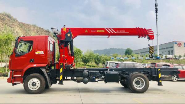 11 20T Van Cargo Trucks with Cummins 6x6 Electric System and Dongfeng KL 300HP Engine