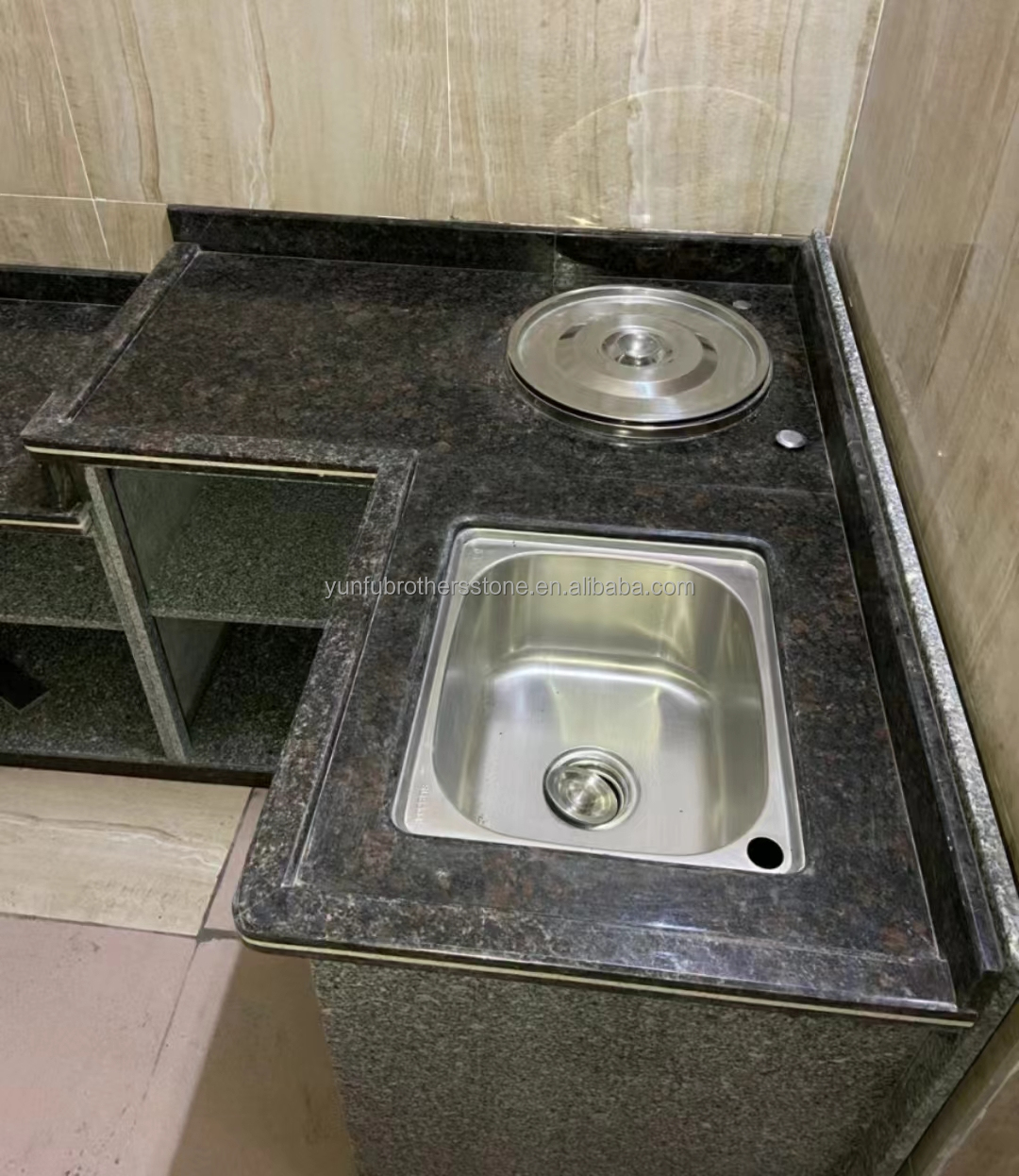 Park Modern British Brown Granite Stone Polished Surface for Kitchen Countertop Design