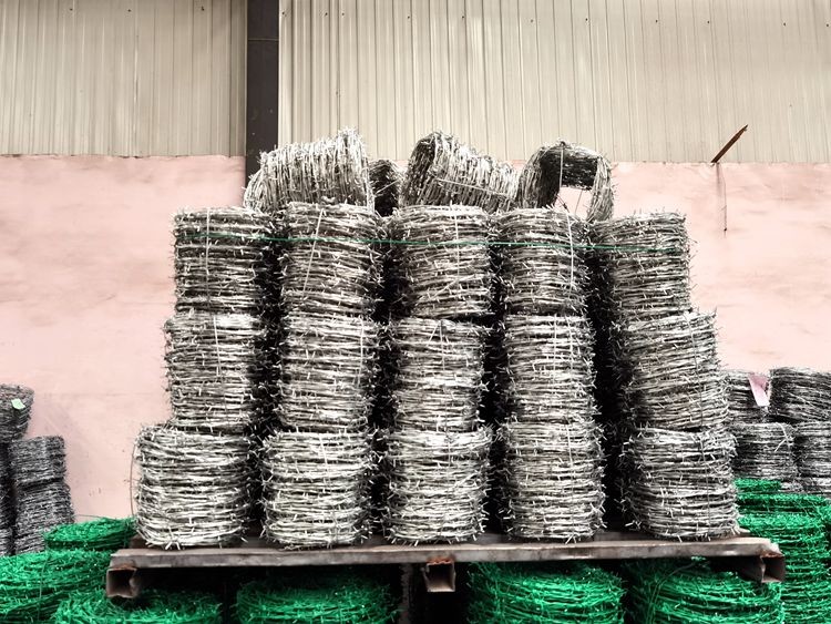 1.6-2.5mm Razor Barbed Fencing Wire