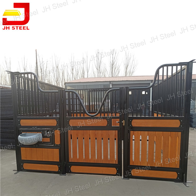 Budget Friendly European Horse Stalls Galvanized Stainless Material 14 Ft Height