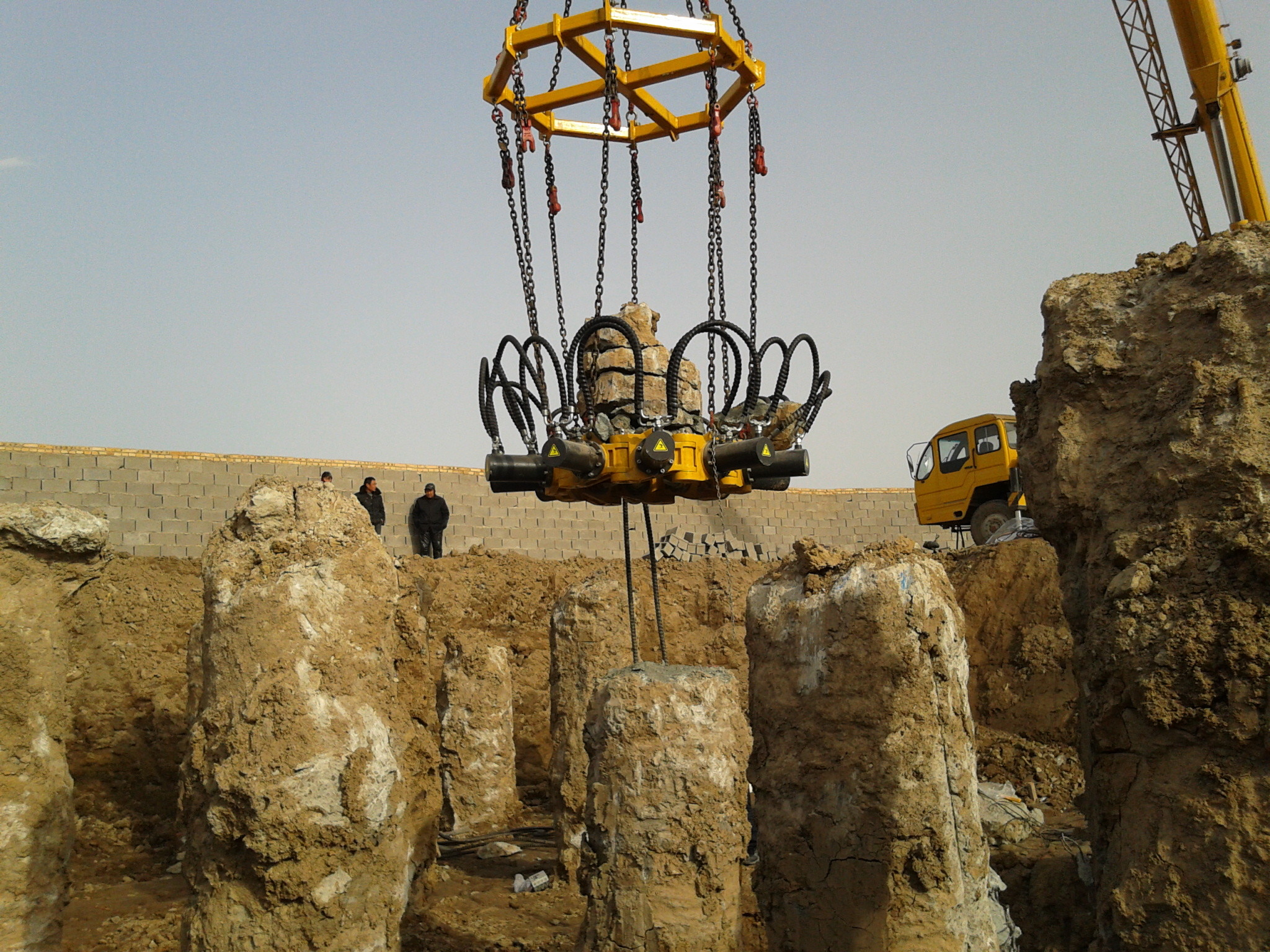 User Friendly Hydraulic Pile Breaker 34.3 Mpa Pile Foundation Machine