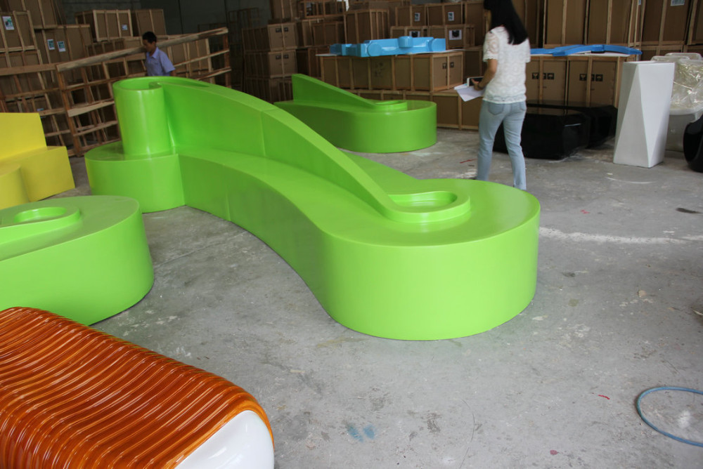 Lightweight Fiberglass Table Chairs For Shopping Mall Gardening Fiberglass Furniture