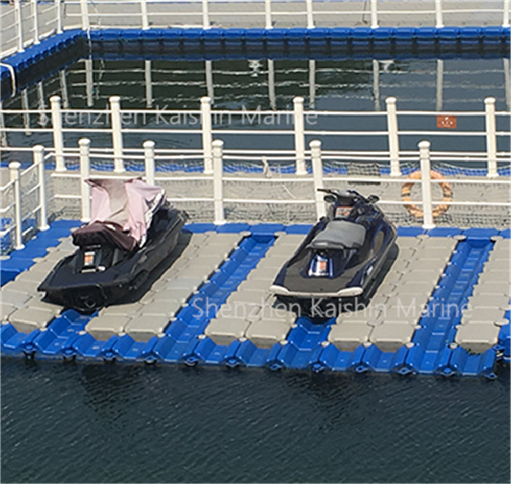 Modular HDPE Plastic And EPS Foam Floating Dock Pontoon Cubes 350kg/Sqm Load Capacity