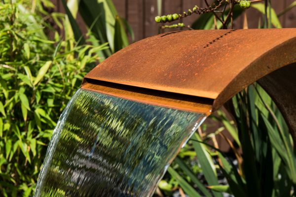Outdoor Metal Water Feature Corten Steel Water Fountain Garden Ornament 