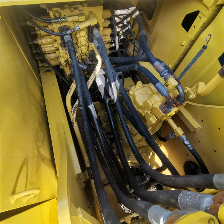 Original Hydraulic Cylinder 24 Ton Komatsu PC240-8 Excavator for Earth-Moving in Japan