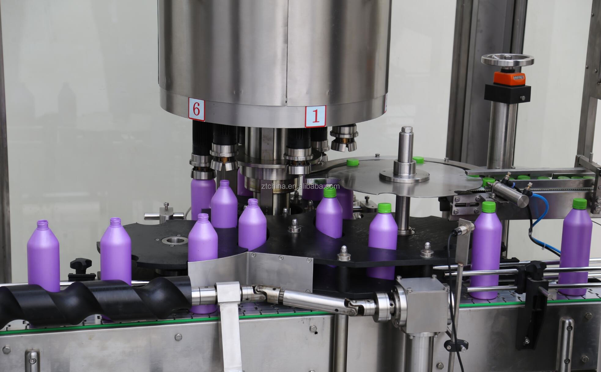Full Automatic Plastic Bottle Rotary Pneumatic Type Capping Sealing Machine 8 Heads