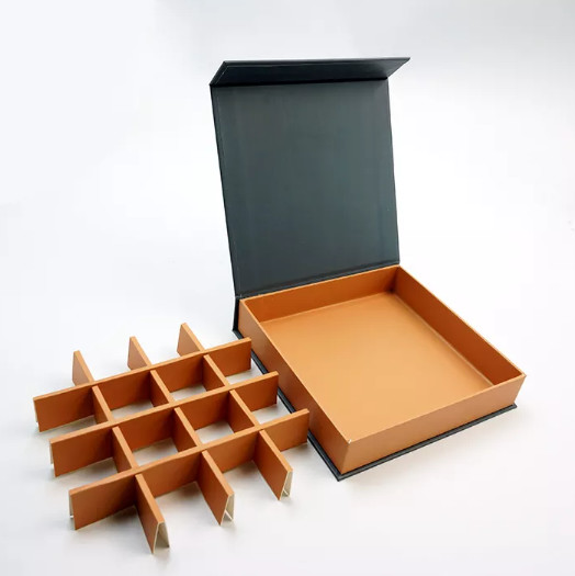 Gift Snack Candy Retail Chocolate Packing Box Magnetic Closure With Dividers