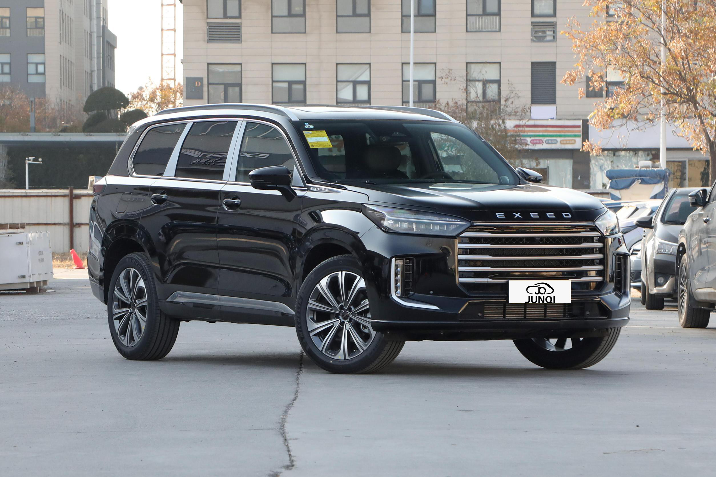 192kW Chery Petrol Car Sedan / Hatchback EXEED VX A Hybrid Masterpiece