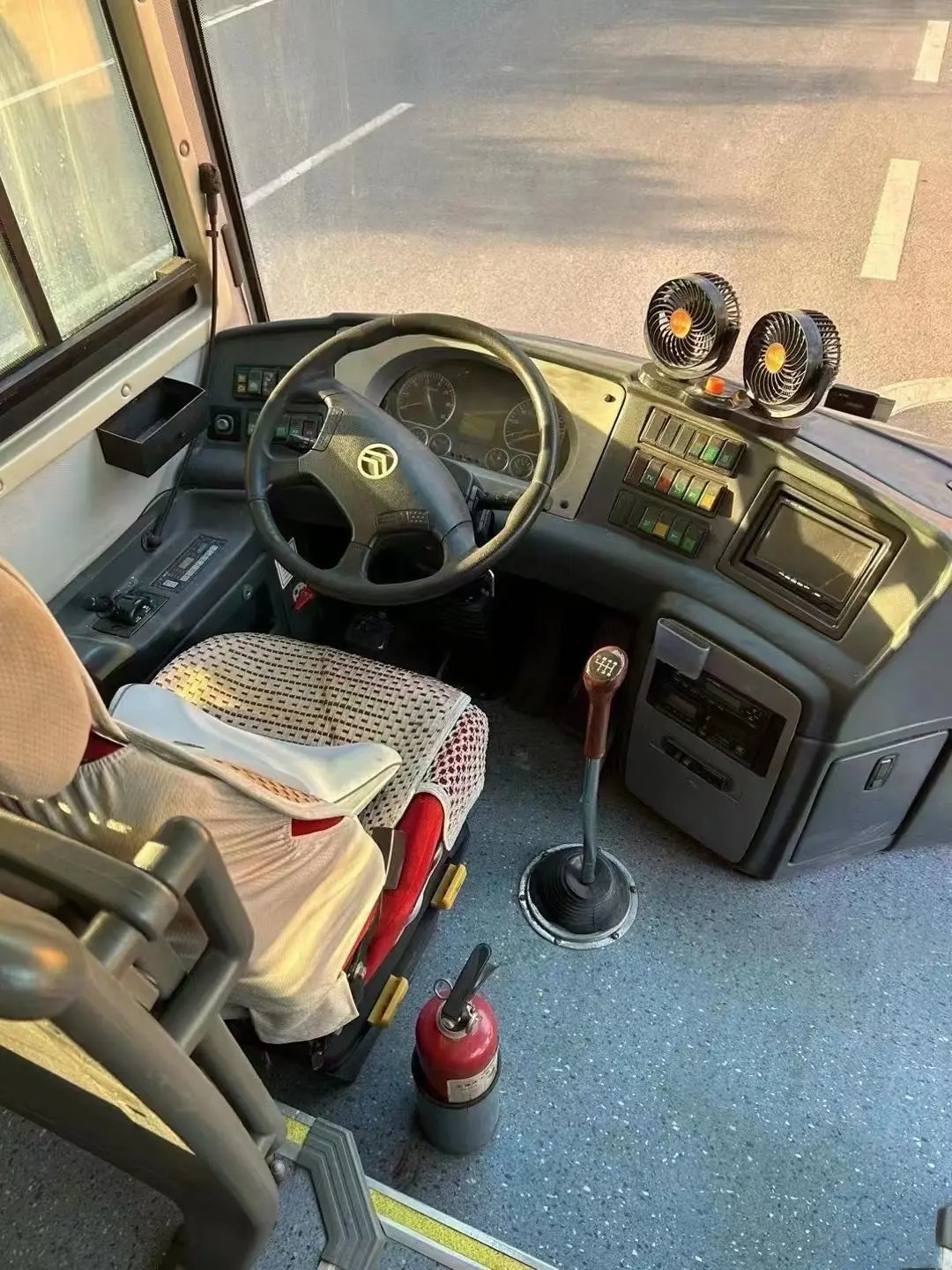 41 Seats Good Air Conditioning, Rear Diesel Engine, Luxury And Comfort Used Passenger Bus