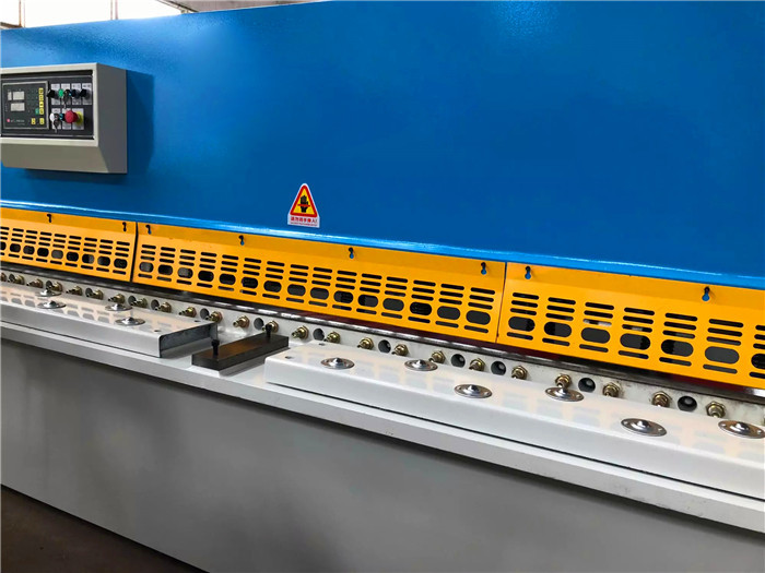 Hydraulic Metal Shearing Machine 5.5kw Motor For Sheet Metal Plate Working