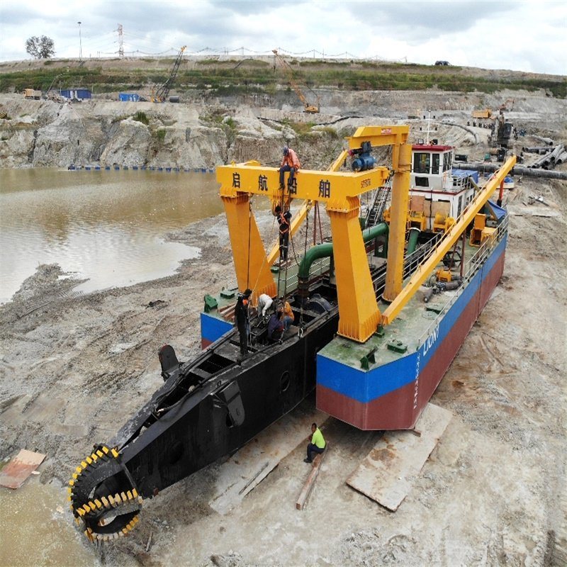 High Quality Hydraulic Control 28inch Cutter Suction Sand Dredger