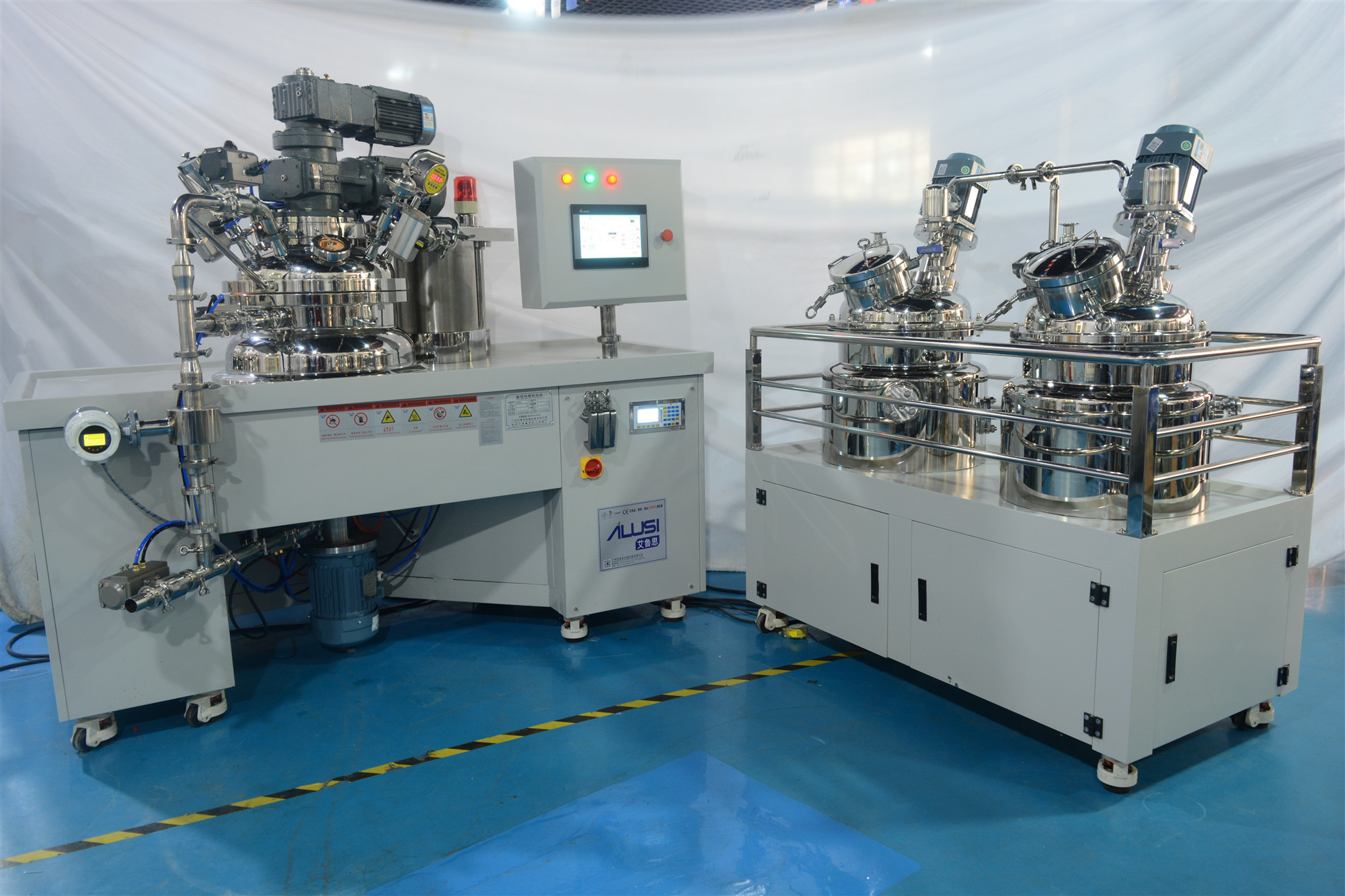 Ailusi Vacuum Emulsifying Mixer Body Cream Lotion Making Machine