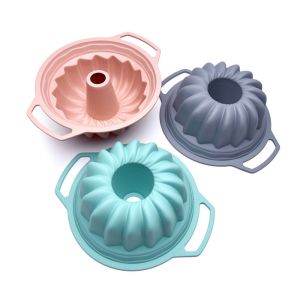 China Anti Scalding Handle Flower Design Silicone Cake Pan on sale