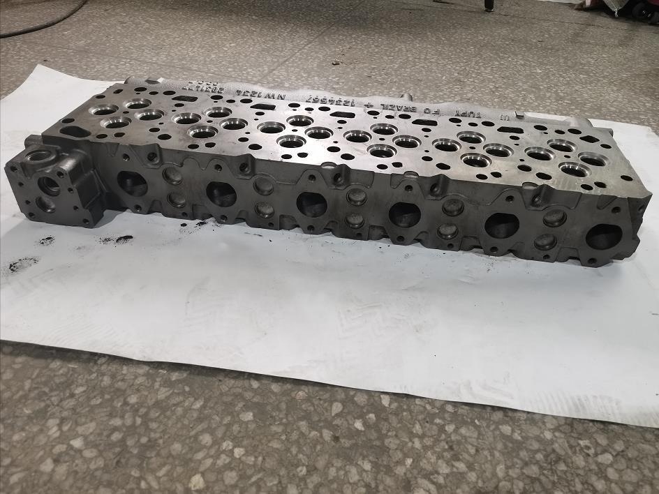 KOMATSU PC220-8 Excavator 6754-11-1101 6D107 Cylinder Head Sub Assembly with and Online Support Vedio Technical Support