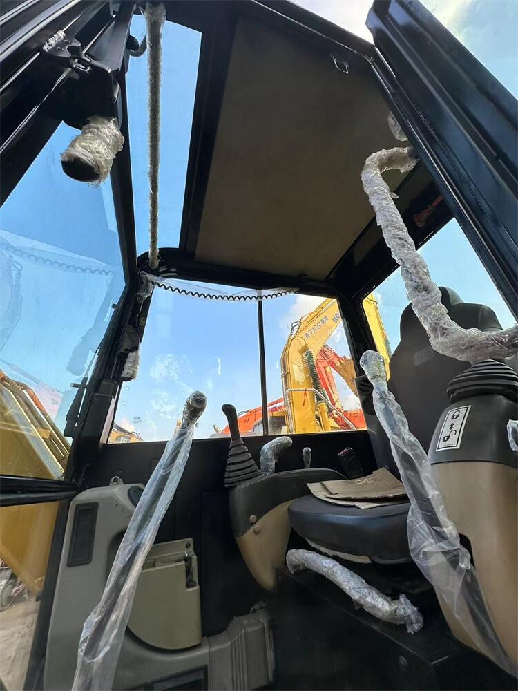 Year 2022 Japan Crawler Cat305.5e Used Caterpillar Excavator at the Most Favorable