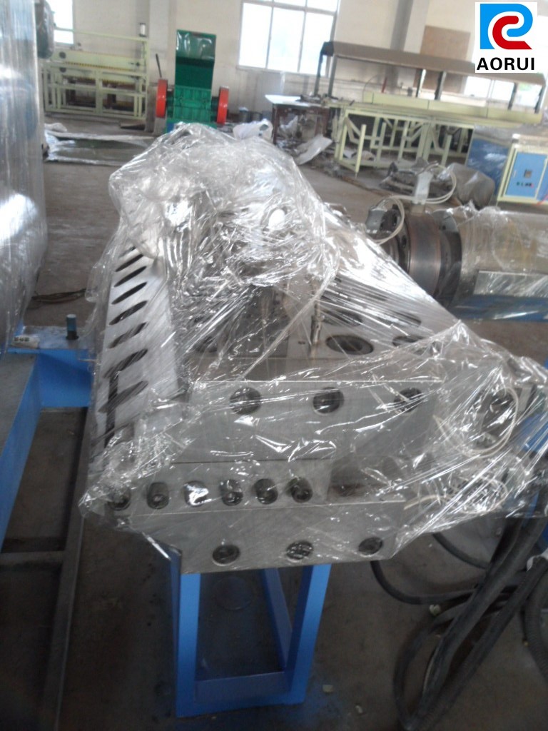 1220mm WPC Board Production Line / 3P Plastic Extruder Machine Perfect and accurate